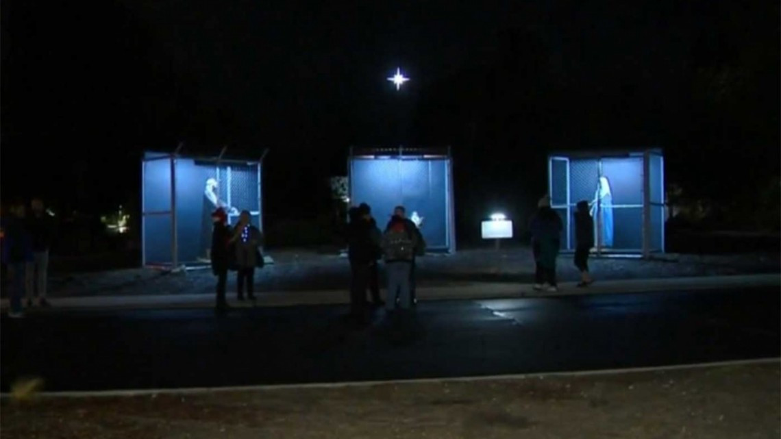 Iglesia de EU representa a la Sagrada Familia separada y en jaulas