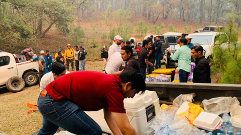 Tamaulipas combate incendio forestal en el Cañón del Novillo