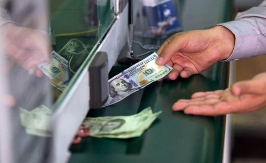 Dólar cotiza en 20.46 pesos a la venta en casas de cambio 