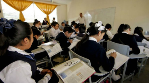 En primer día de audiencias, oposición presenta su propuesta de reforma educativa