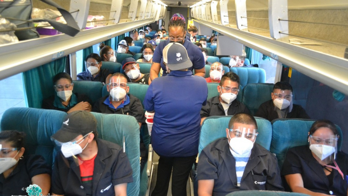 Vacunan a empleados de maquiladoras en Puente Internacional Juarez-Lincoln