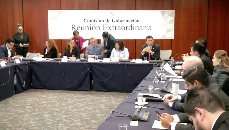 Senado amplia plazo legal para declarar desaparición de poderes 