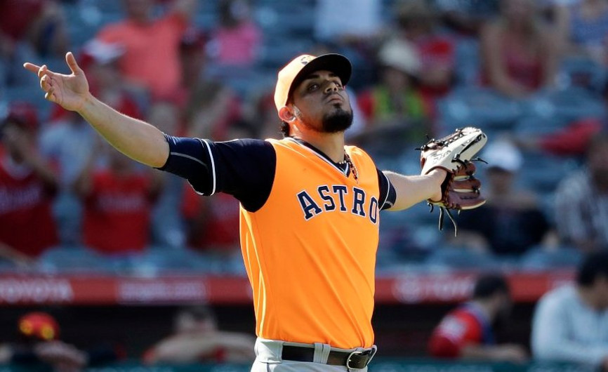 Lanzador Osuna sigue encendido y logra rescate 11 con Astros de Houston