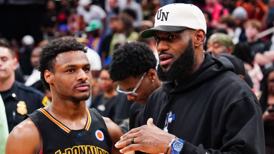 Los Lakers reclutan a Bronny James, hijo de LeBron