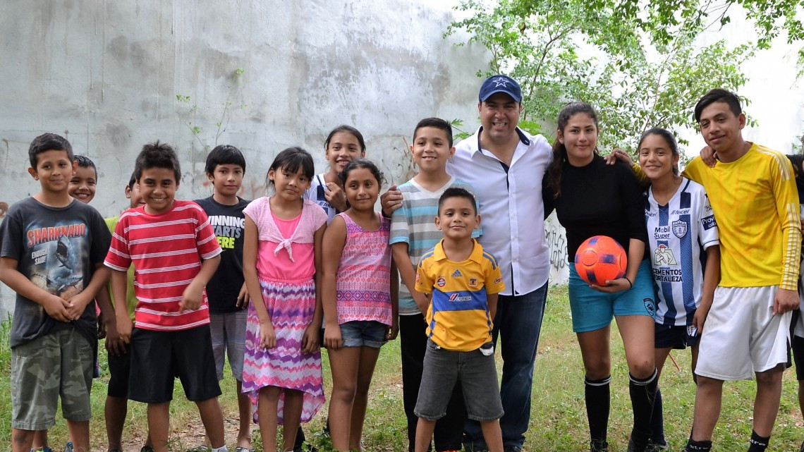 Con brigadas Asistenciales mantiene Carlos García cercanía con los matamorenses
