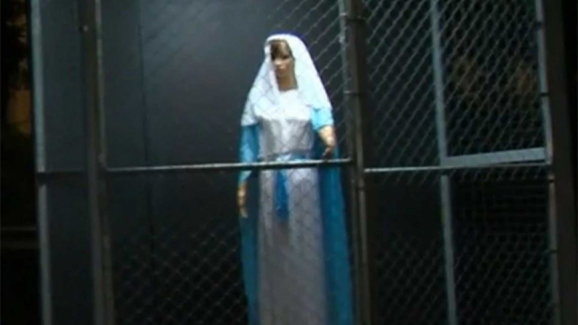 Iglesia de EU representa a la Sagrada Familia separada y en jaulas