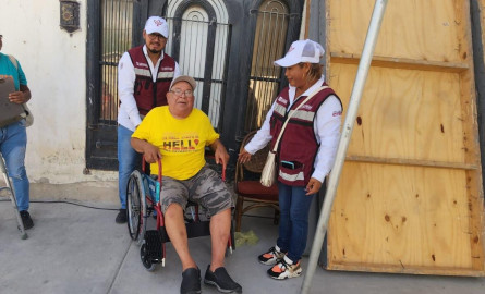 Reciben ciudadanos aparatos funcionales del Gobierno de Reynosa