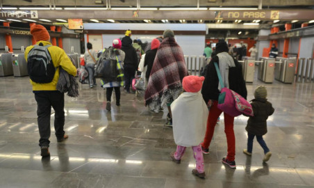Más de dos mil migrantes dejan la CDMX rumbo a EU
