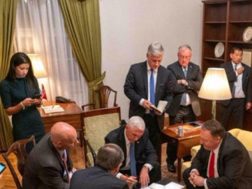 Vocera de Pence da positivo a COVID-19