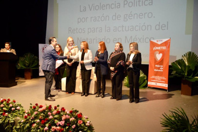 Capacitan a Notarios Públicos sobre perspectiva de género