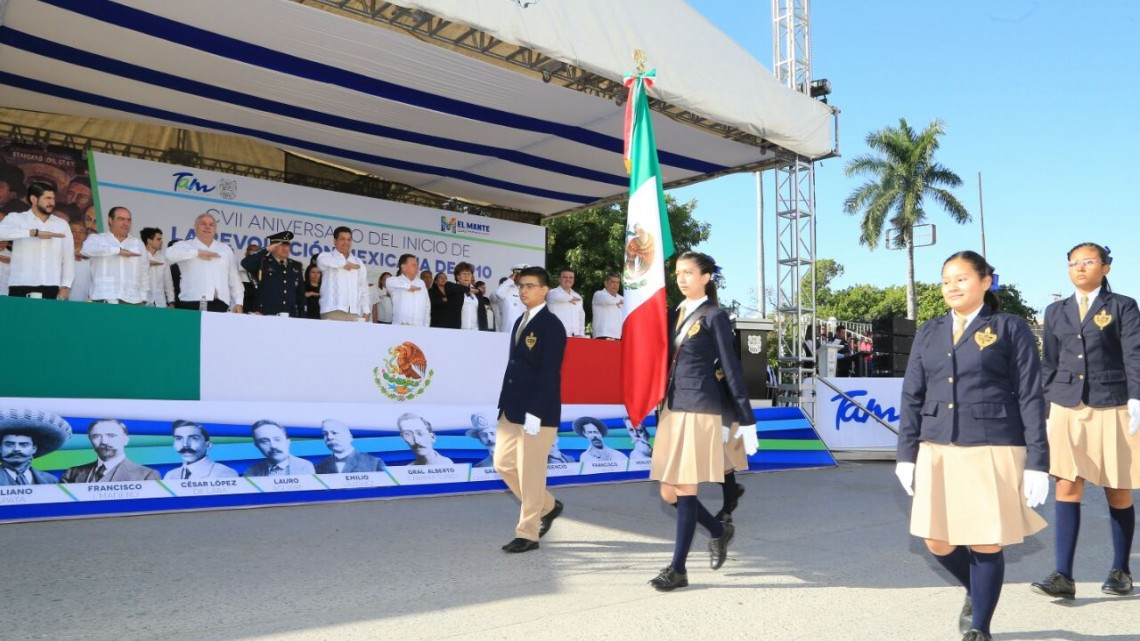 Gobernador conmemora revolución mexicana con desfile