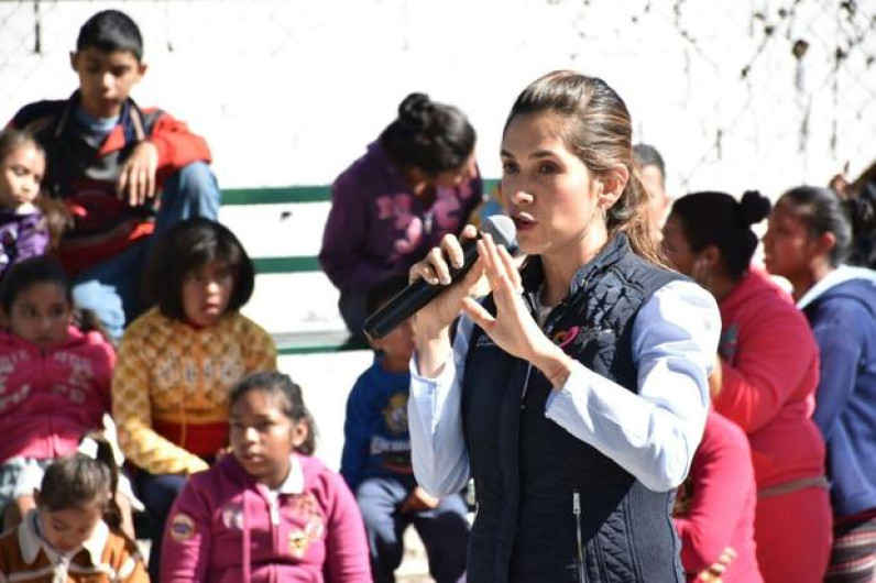 Entregan juguetes a niños en Guadalupe, NL