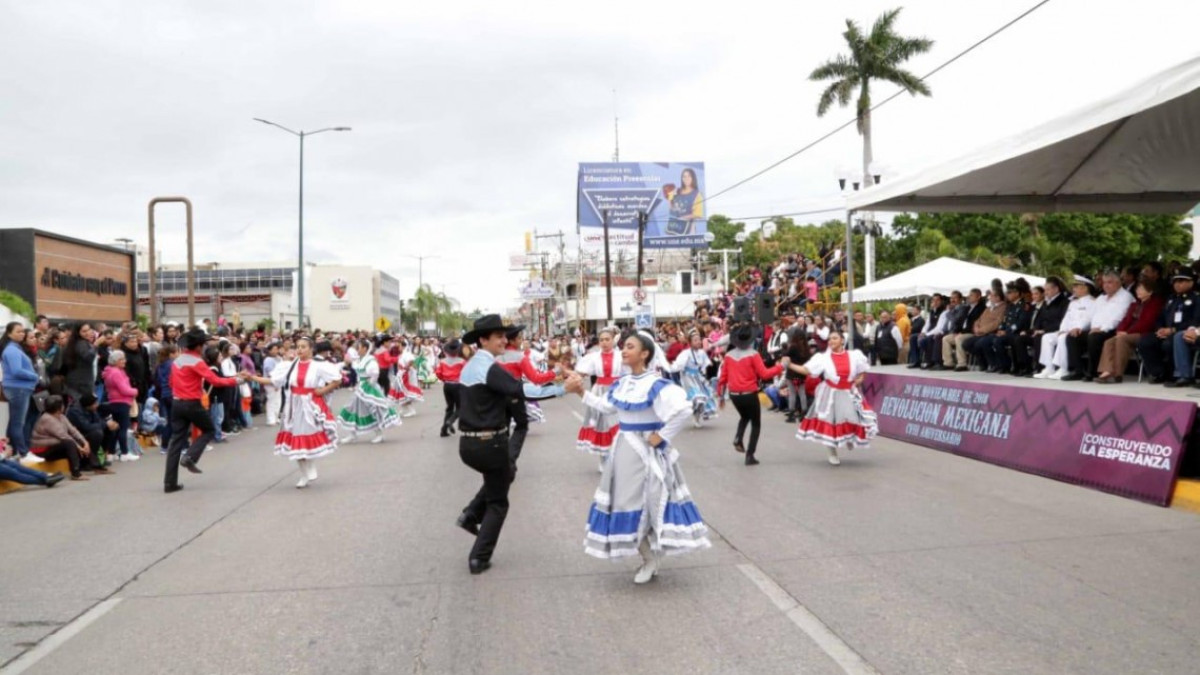 Encabeza Adrián Oseguera Aniversario de la Revolución Mexicana