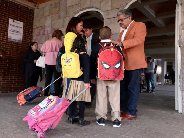 Más de 25.4 millones de estudiantes regresan a clases