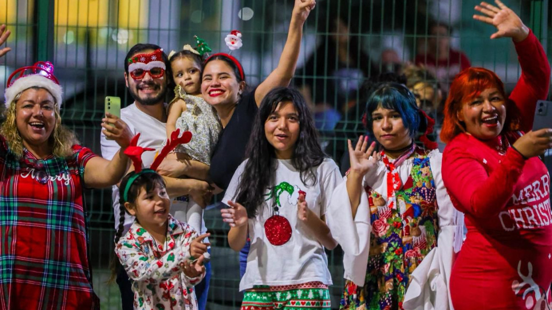 Apreciaron miles de reynosenses el Desfile Navideño 2025 de más de 350 vehículos 