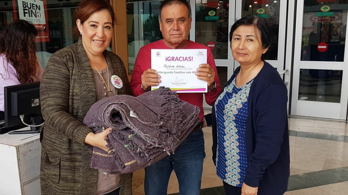 Realizan campaña "Abrigando Familias con Amor"
