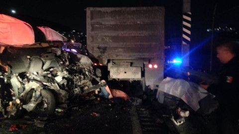 Accidente en la México-Pachuca deja al menos 12 muertos