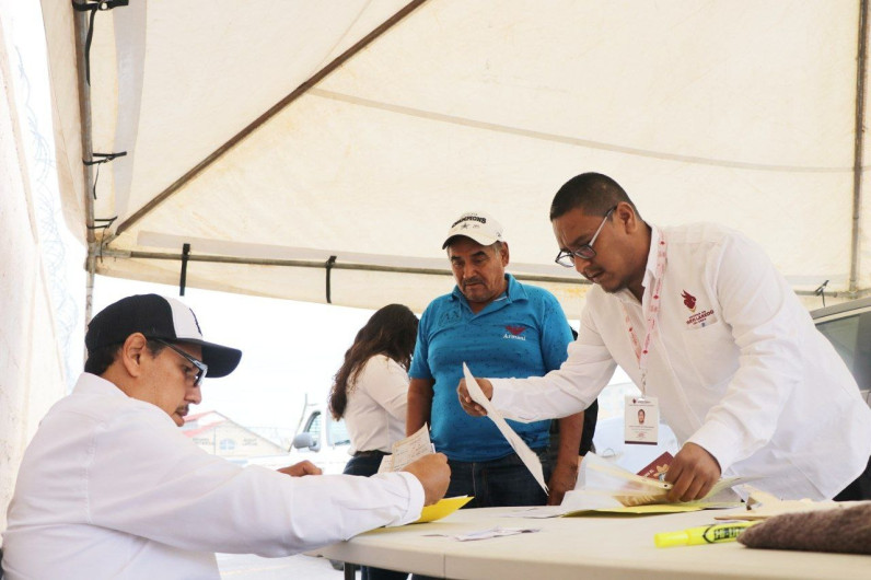 Acuden ciudadanos a regularizar vehículos de procedencia extranjera 