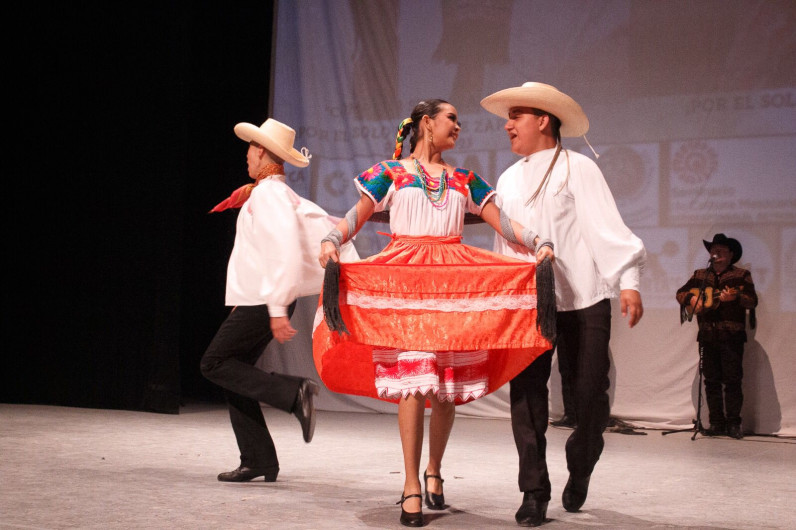 Recibe Reynosa a folcloristas de todo el país para bailar polka y huapango huasteco