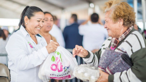 DIF lleva un Gobierno cerca de ti a familias