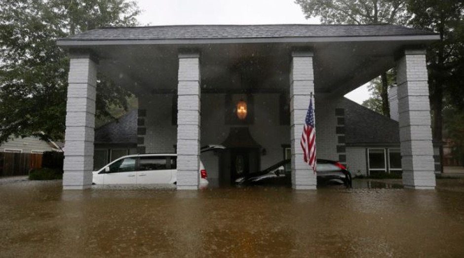 Aumenta  a 5 el número de muertos en Texas por la tormenta Imelda