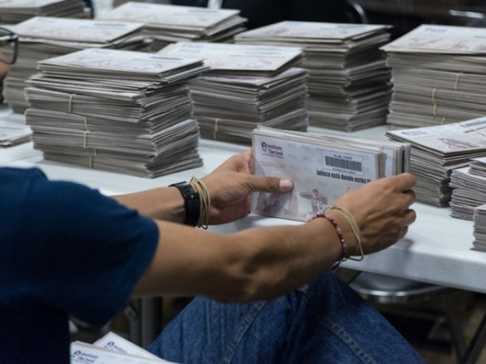 Buscan incrementar voto electrónico de mexicanos en el extranjero