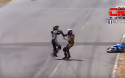  Pilotos se pelean en plena competencia 