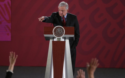 Carlos Slim, Presupuesto para el muro, esto y más en la conferencia matutina de AMLO 