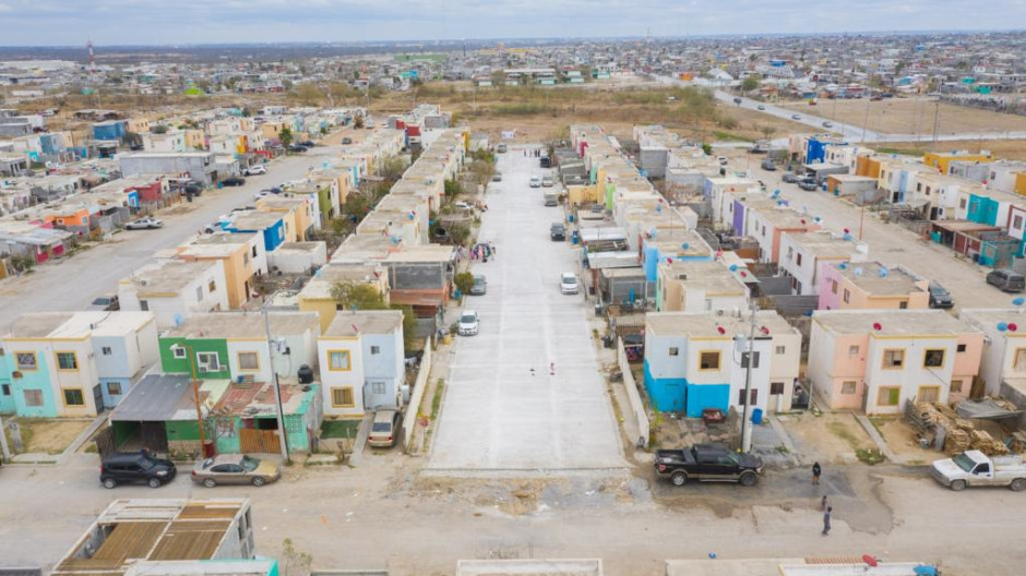 Rescatan del olvido a colonia Olivos II; pavimentan calle con concreto hidráulico