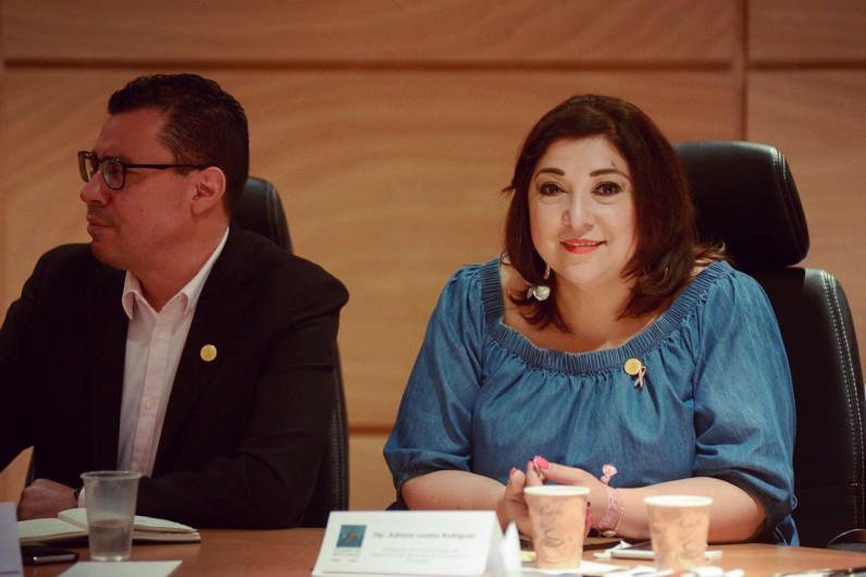 Vota Adriana Lozano a favor de la eliminación del fuero del presidente de la República 