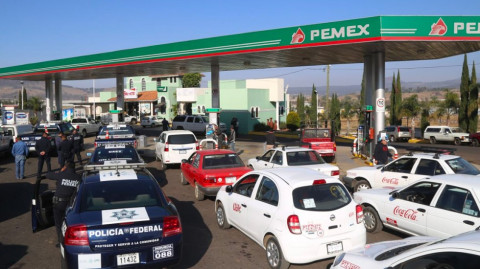 Cerca de 400 patrullas detenidas en Michoacán por falta de gasolina