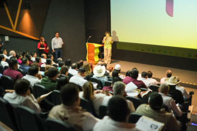 Afina SEBIEN entrega de apoyos sociales