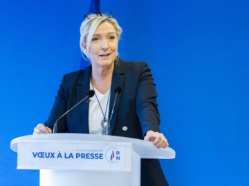 Anuncia Marine Le Pen la presidencia de Francia en 2022