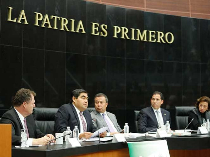 Alista Senado 30 medidas de austeridad