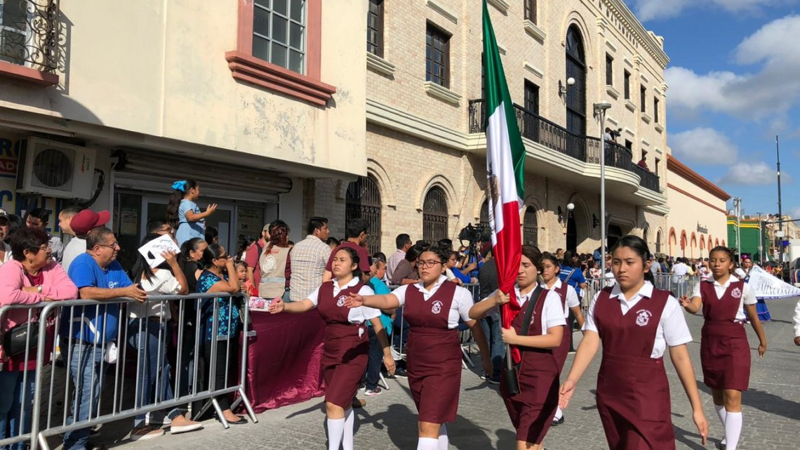 Desfilan en Matamoros por el 109 Aniversario de la Revolución Mexicana