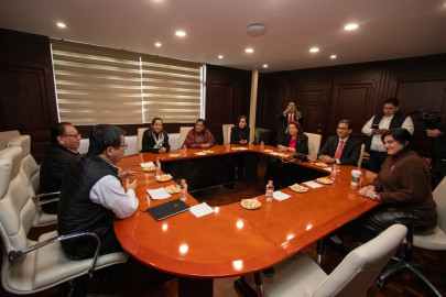 Trascienden fronteras: jóvenes reynosenses, respaldados por el Alcalde Carlos Peña, en el evento folclórico de la UTRGV