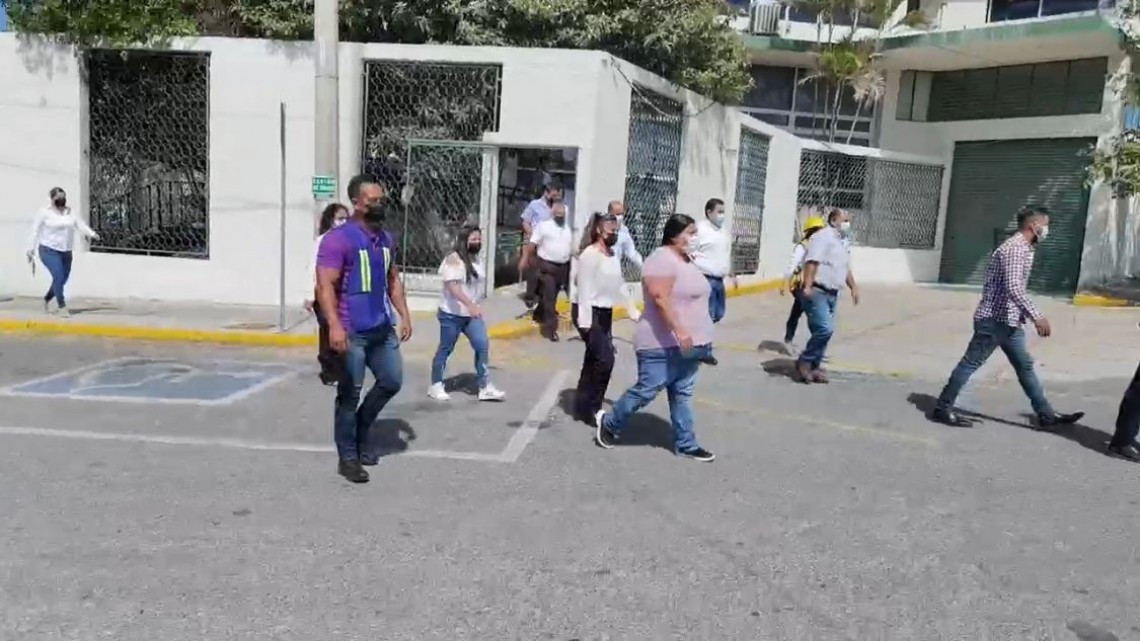 Celebra IMSS 71 años de fundación con simulacros 