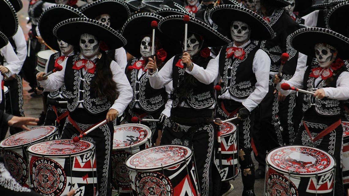La CDMX se llena de color y tradición con el desfile del Día de Muertos