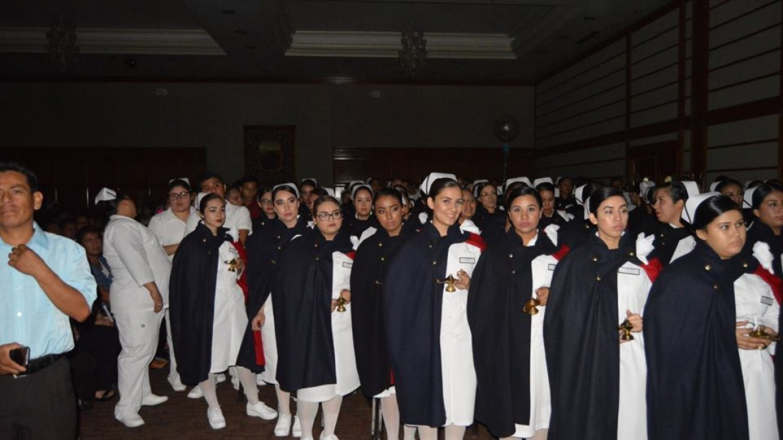 Maki felicita a graduados de escuela de Enfermería Dr. José Ángel Cadena y Cadena