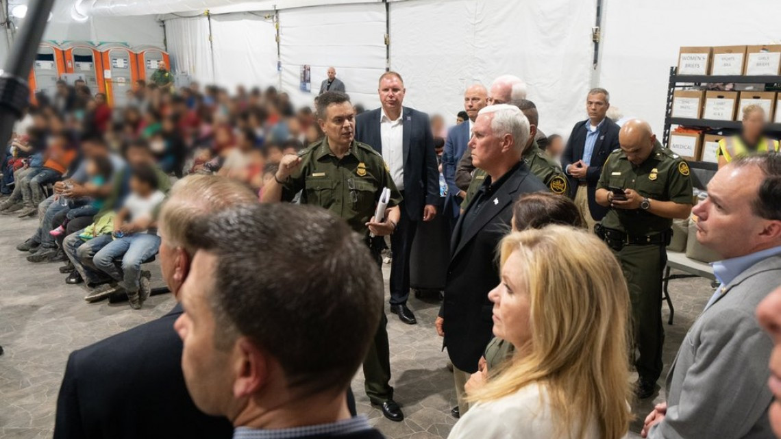 Mike Pence visita McAllen, Texas para atender crisis migratoria