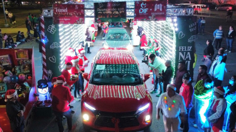 Recaudan tres camiones de juguetes en el `Túnel Navideño’ en Matamoros