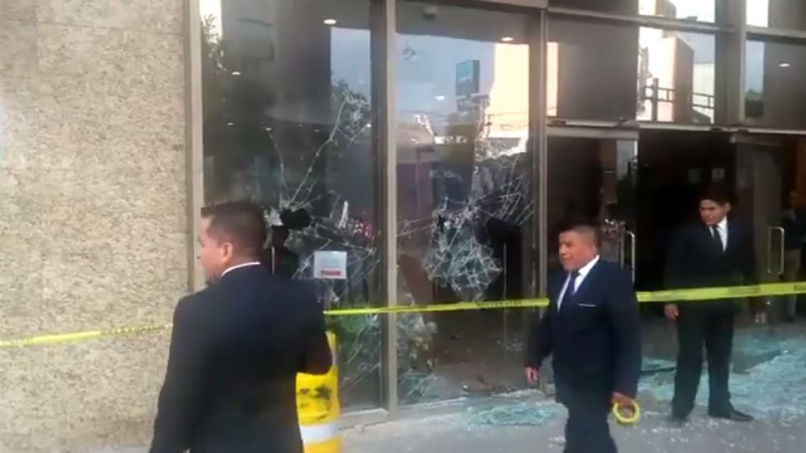 A 5 años del caso Ayotzinapa, manifestaciones en México y el Mundo exigen justicia