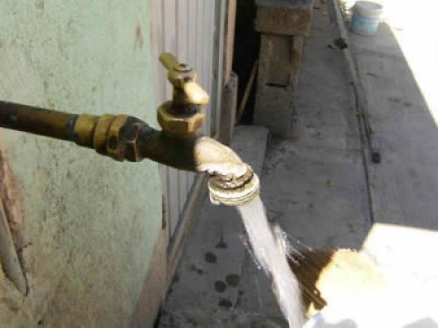 Exhortan a cuidar y no desperdiciar el agua 