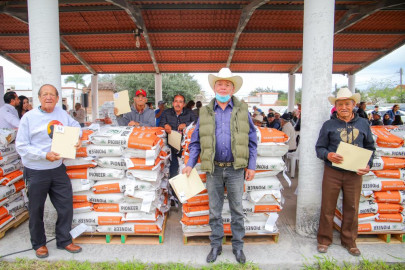 Estimula Alcalde Carlos Peña Ortiz productividad del campo en Reynosa con 2.7 MDP