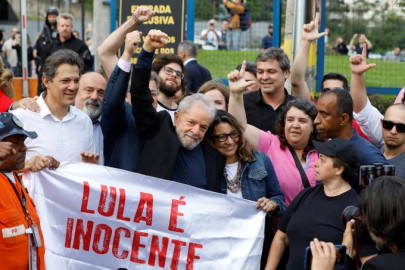 Lula da Silva sale de prisión tras 19 meses encarcelado