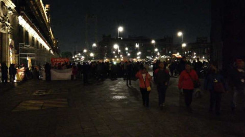 Grupos de manifestantes bloquean accesos a Palacio Nacional