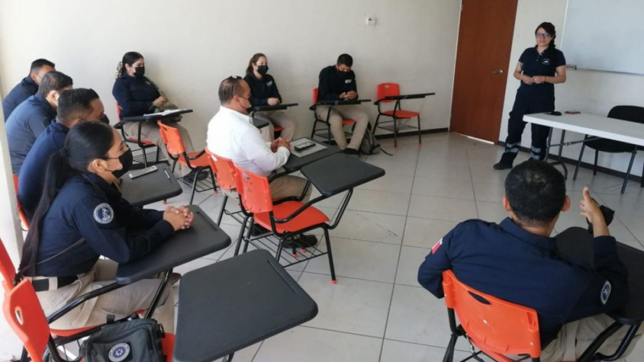 Capacitan a Binomios Caninos encargados en investigación de personas desparecidas