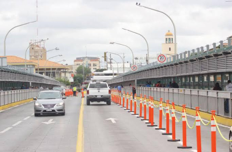 Siguen restricciones en puentes internacionales: CBP