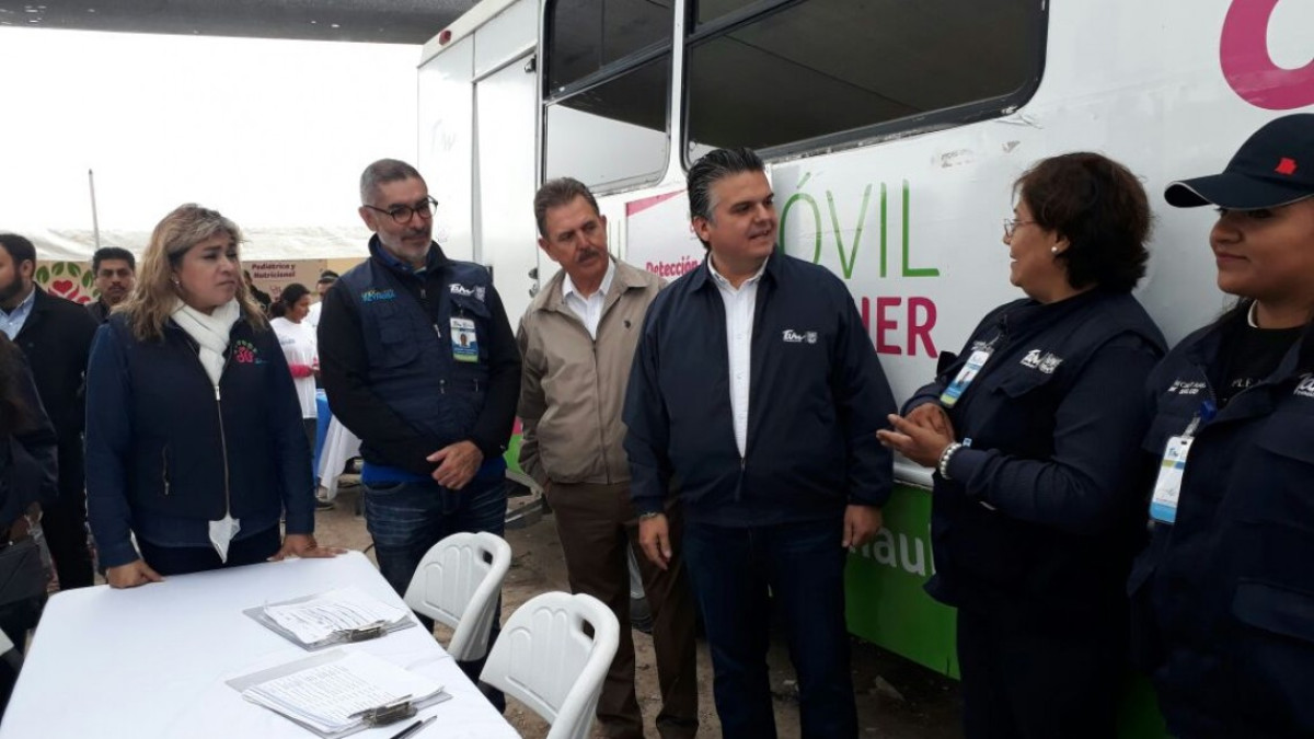 "Abrazando Familias" visita colonia 10 de mayo