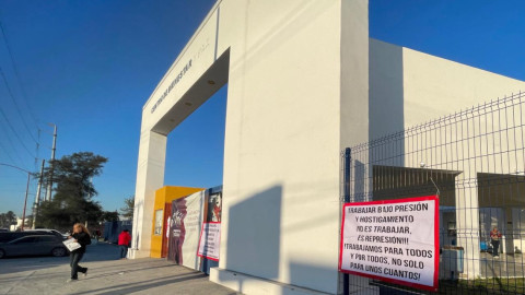 Trabajan bajo protesta servidores de la nación